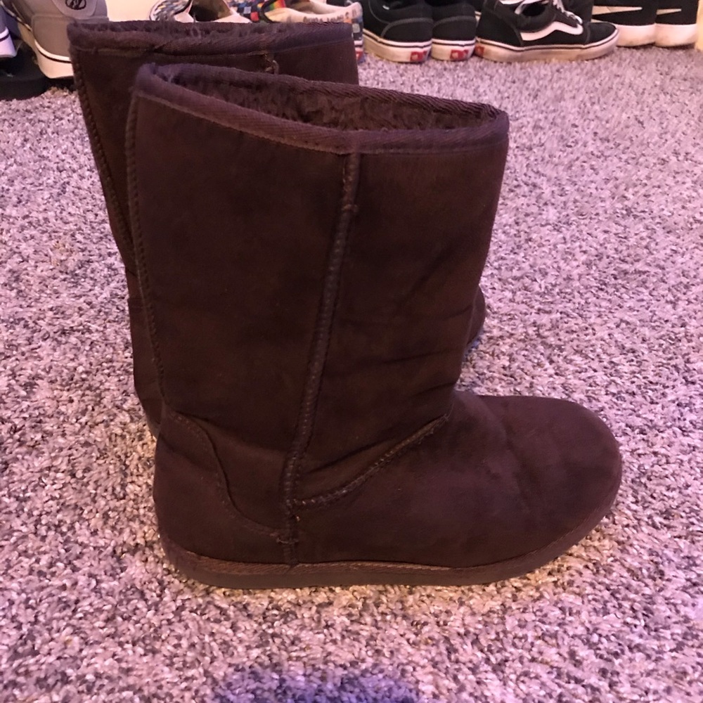 Cute brown boots